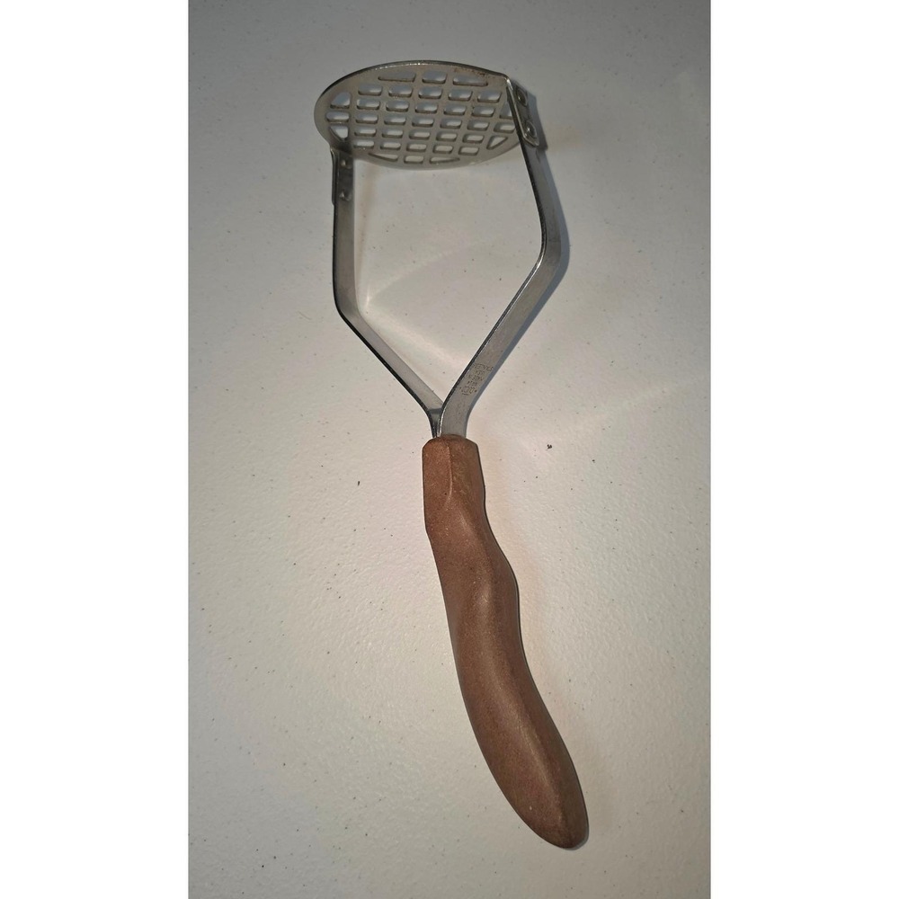 No‎ 14 CUTCO Potato Masher Stainless Steel Brown Swirl Ergonomic Handle USA Made